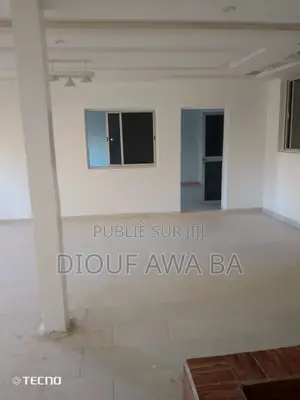 10chbre Villa dans Location Villa R+2, Niayes à Louer