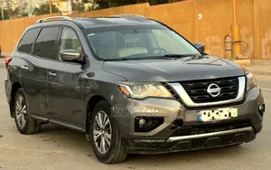 Nissan Pathfinder 2017 Gris