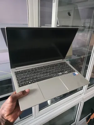 New Samsung Galaxy Book 2 16GB Intel Core I7 SSD 512GB