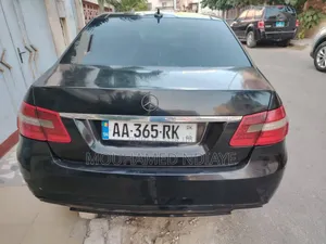 Mercedes-Benz 220E 2014 Noir