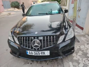 Mercedes-Benz 220E 2014 Noir