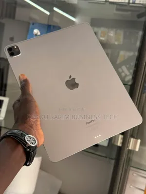 New Apple iPad Pro 13 (2024) 256 GB Autre