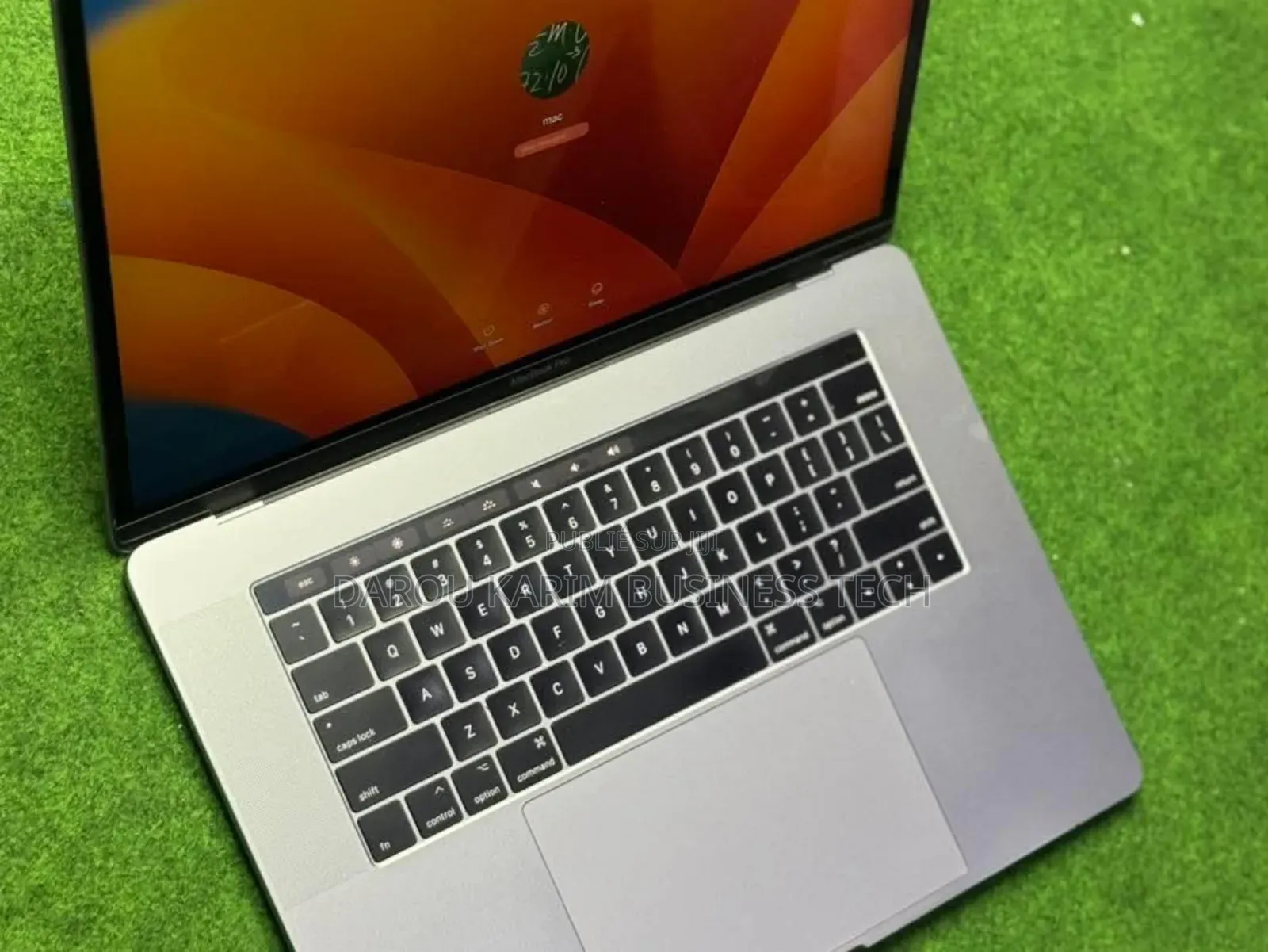 New Apple MacBook Pro 2017 16GB Intel Core I7 SSD 256GB