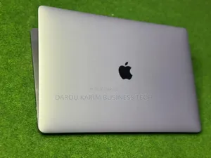 New Apple MacBook Pro 2017 16GB Intel Core I7 SSD 256GB