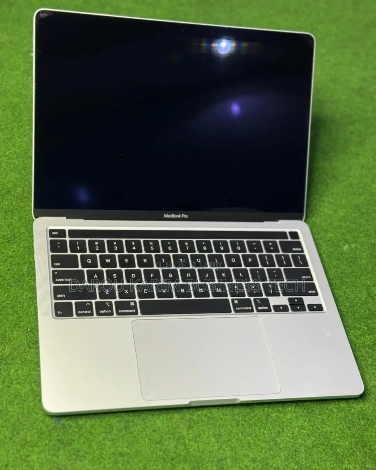 New Apple MacBook Pro 2020 8GB Intel Core I5 SSD 500GB