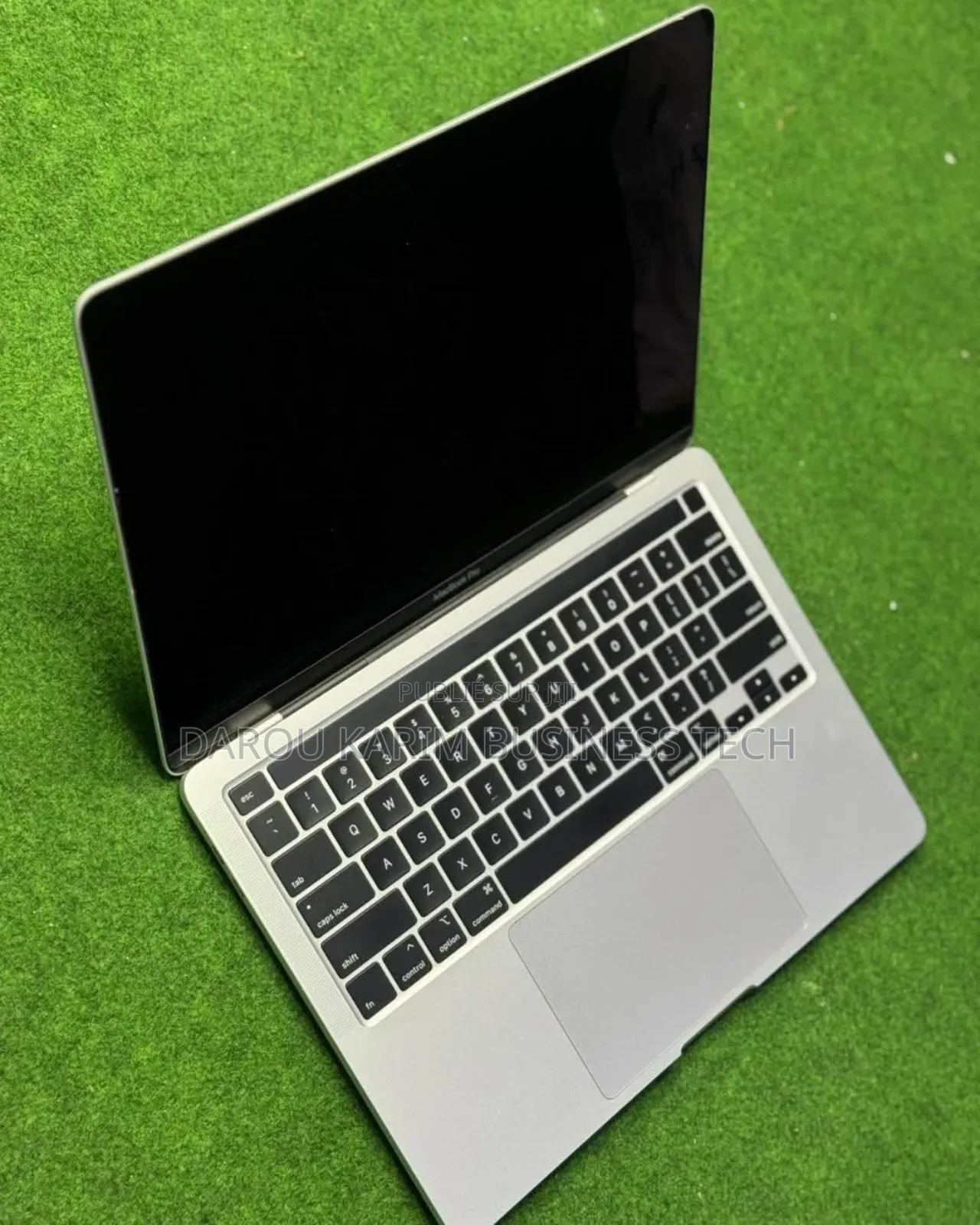 New Apple MacBook Pro 2020 8GB Intel Core I5 SSD 500GB