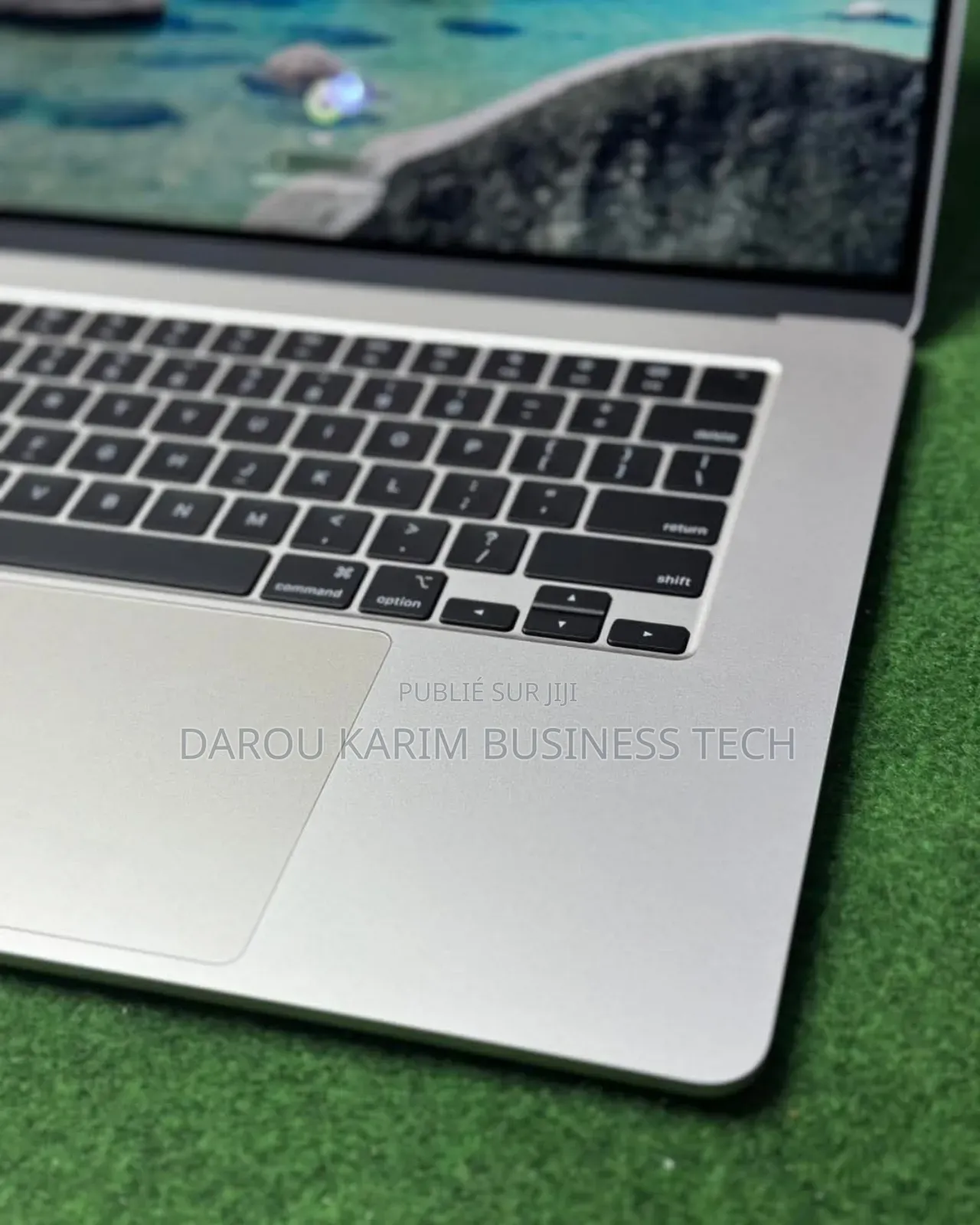 New Apple MacBook Air 2024 M3 15-Inch 16GB Apple M3 SSD 256GB