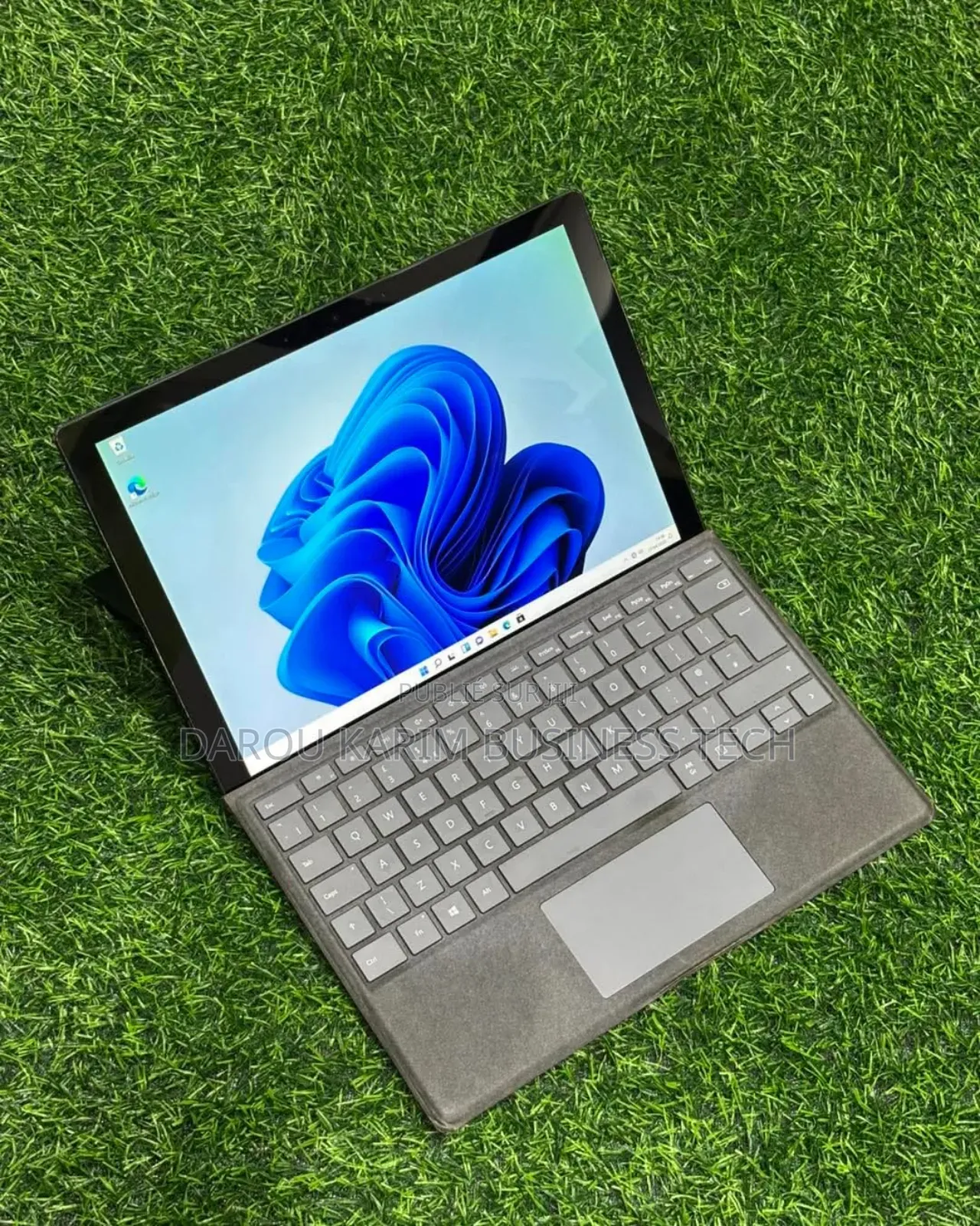 New Microsoft Surface Pro 7 8GB Intel Core I5 SSD 256GB