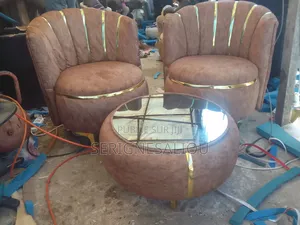 Tête À Tête Avec Table Basse