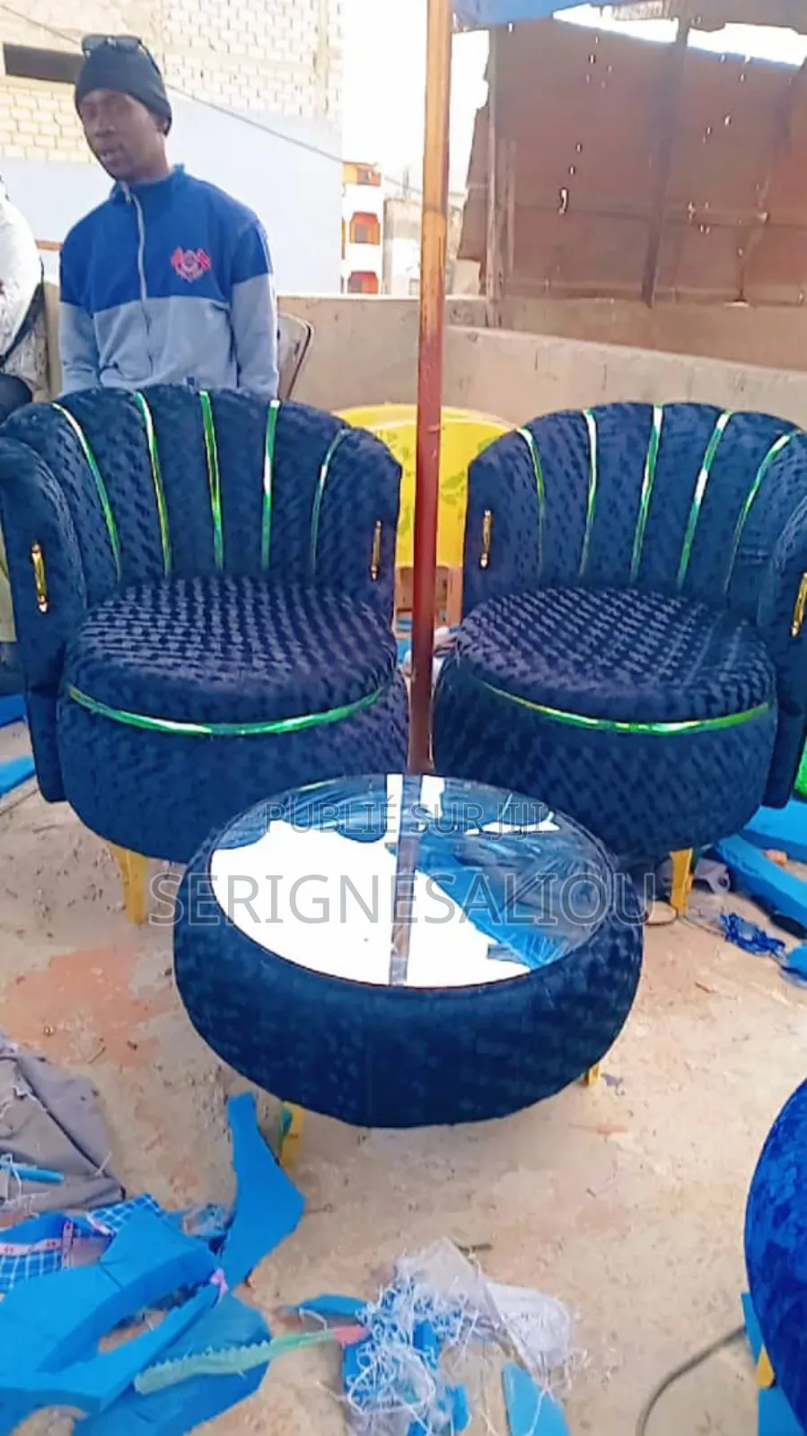 Tête À Tête Avec Table Basse