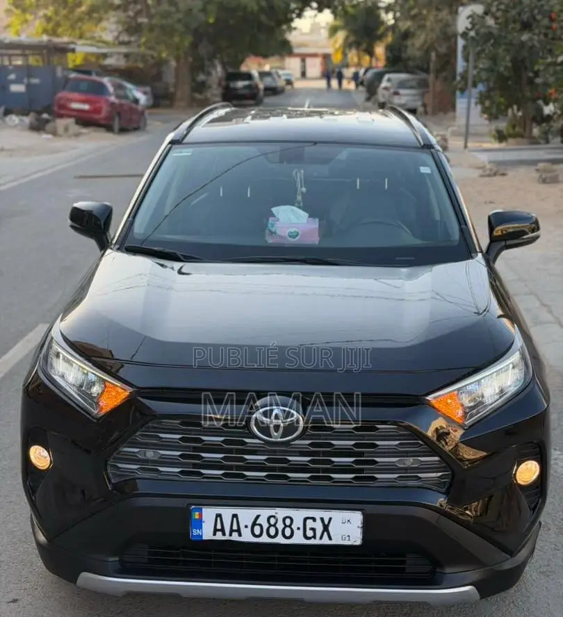 Toyota RAV4 XLE 2022 Black