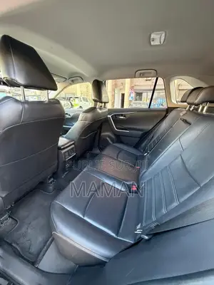 Toyota RAV4 XLE 2022 Black