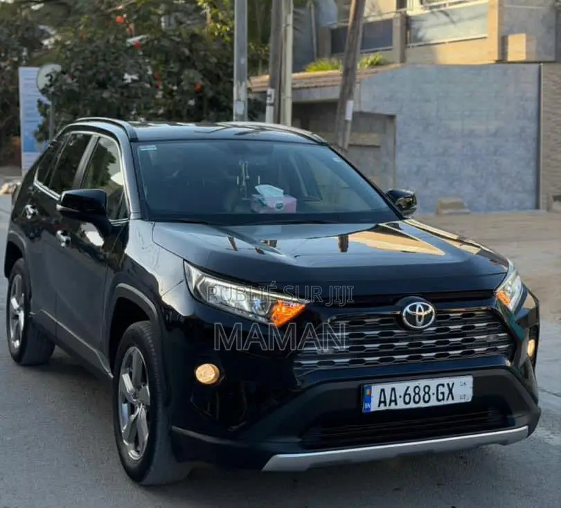 Toyota RAV4 XLE 2022 Black