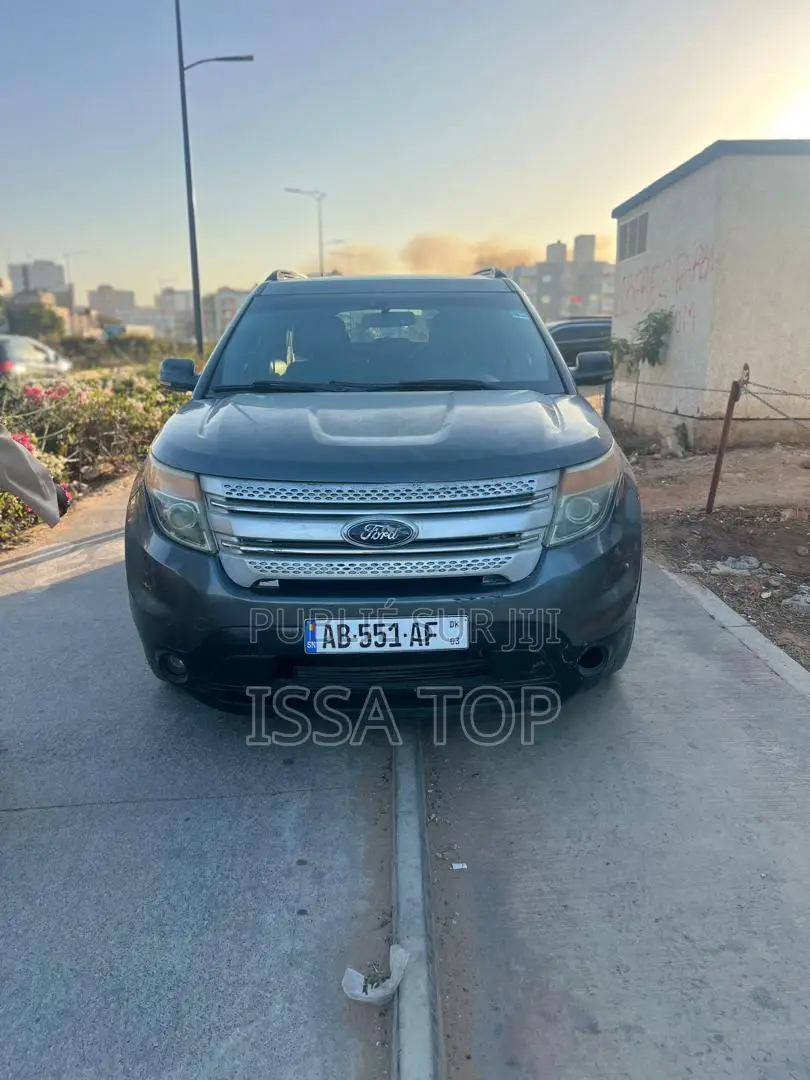 Ford Explorer 2013 Gris