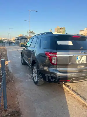 Ford Explorer 2013 Gris