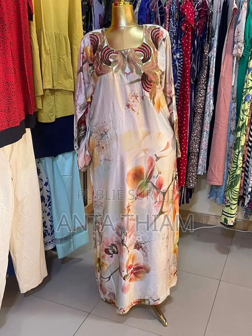 Dialabé Friperie Chaque De Nouveau Dialabé