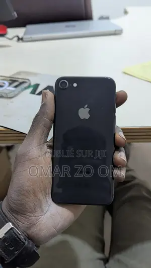Apple iPhone 8 64 GB Noir