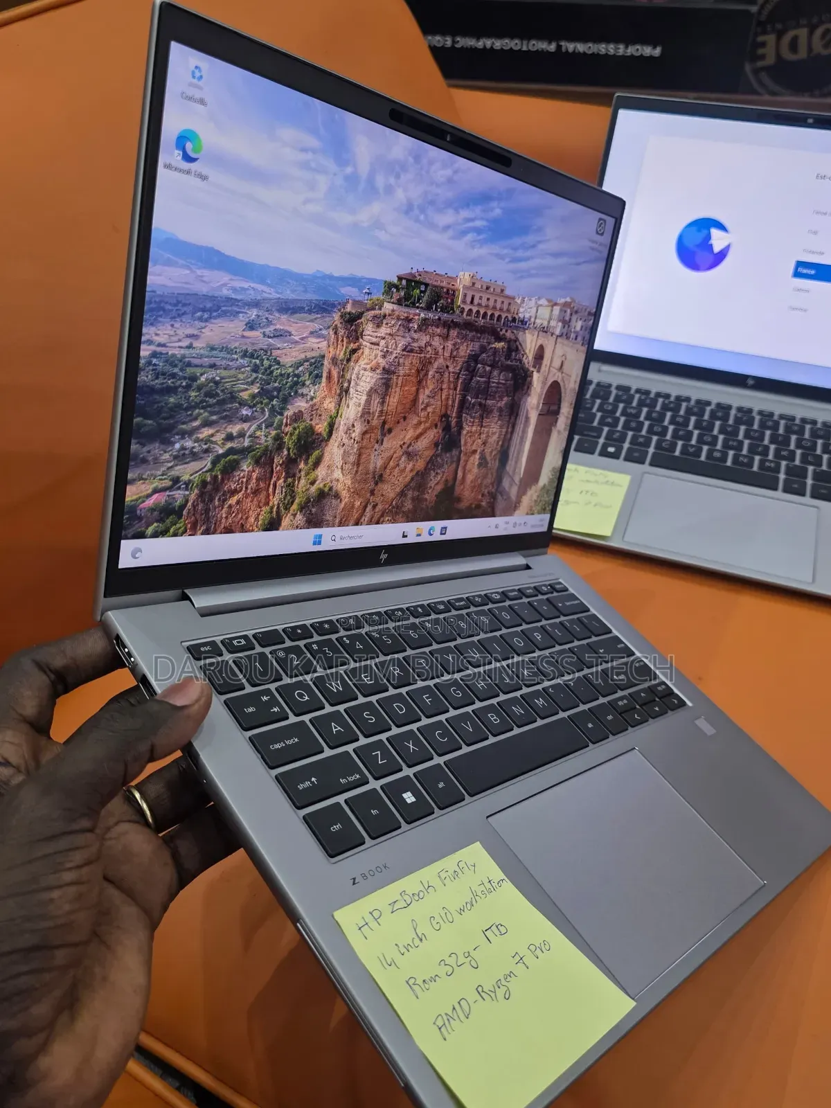 Neuf Ordinateur portable HP ZBook Firefly 16 G10 32GB AMD Ryzen 7 SSD 1T