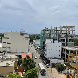 3chbre Appartement-terrasse dans Fann-Point E-Amitié à Vendre