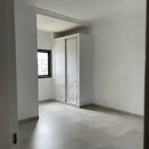 3chbre Appartement-terrasse dans Fann-Point E-Amitié à Vendre