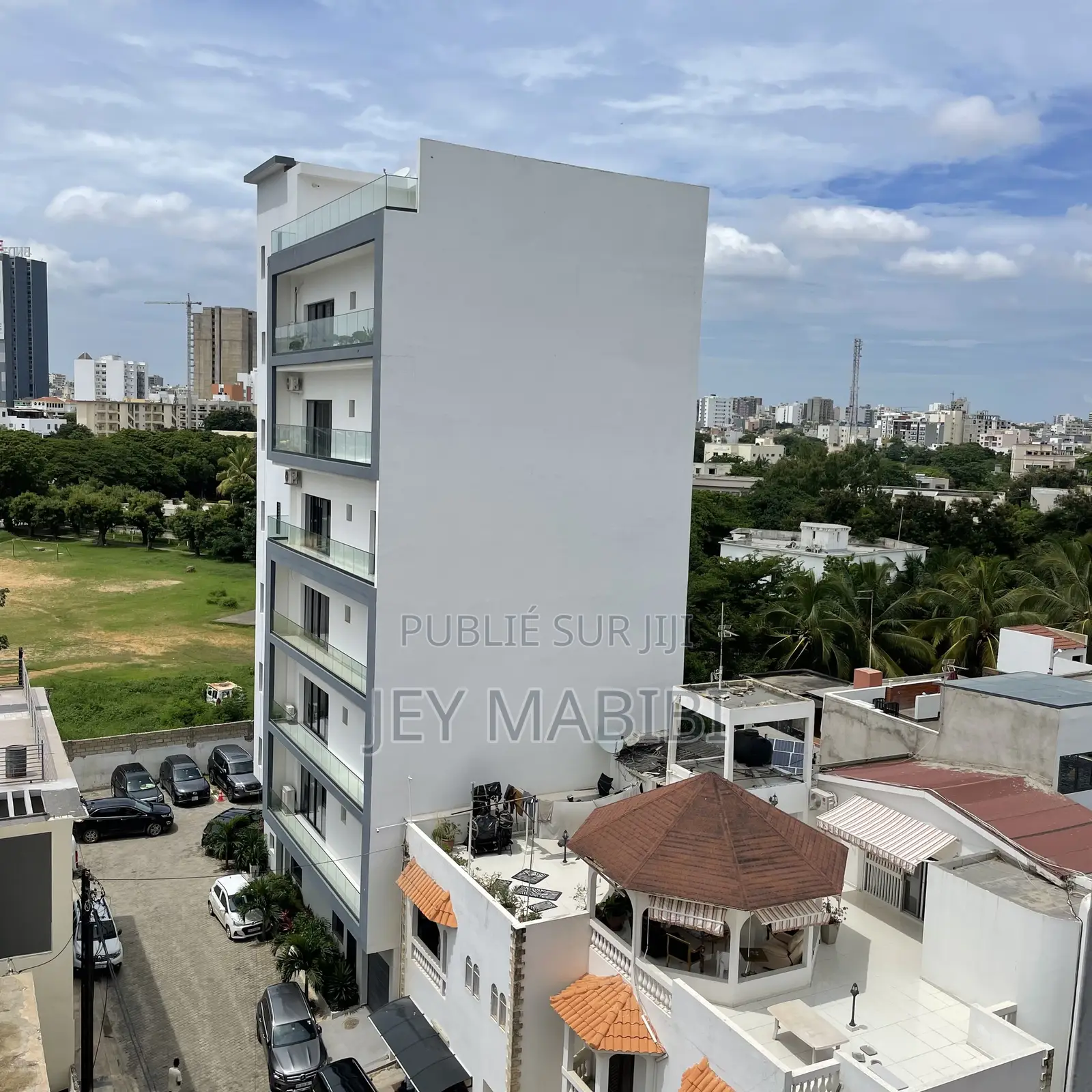 3chbre Appartement-terrasse dans Fann-Point E-Amitié à Vendre