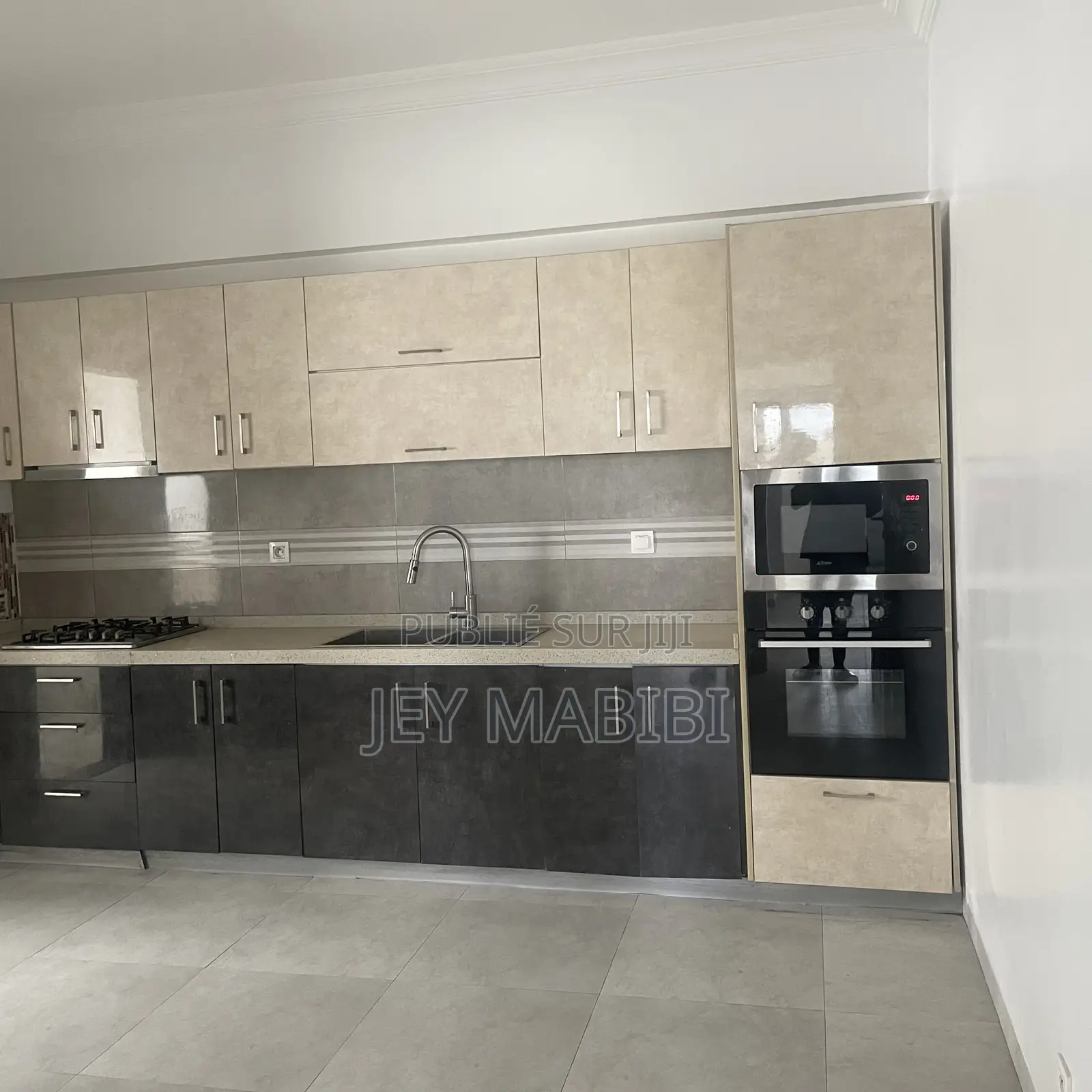 3chbre Appartement-terrasse dans Fann-Point E-Amitié à Vendre