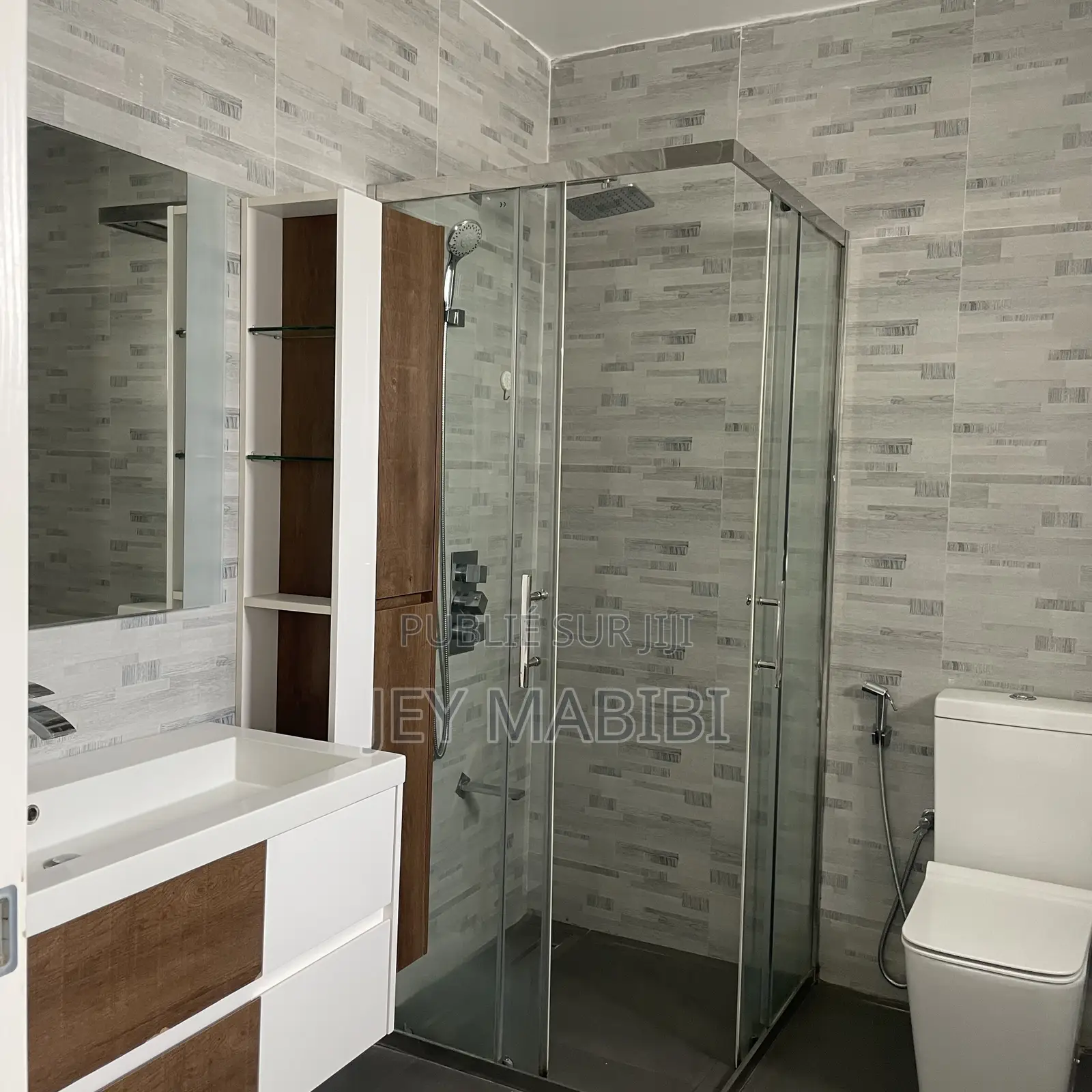 3chbre Appartement-terrasse dans Fann-Point E-Amitié à Vendre