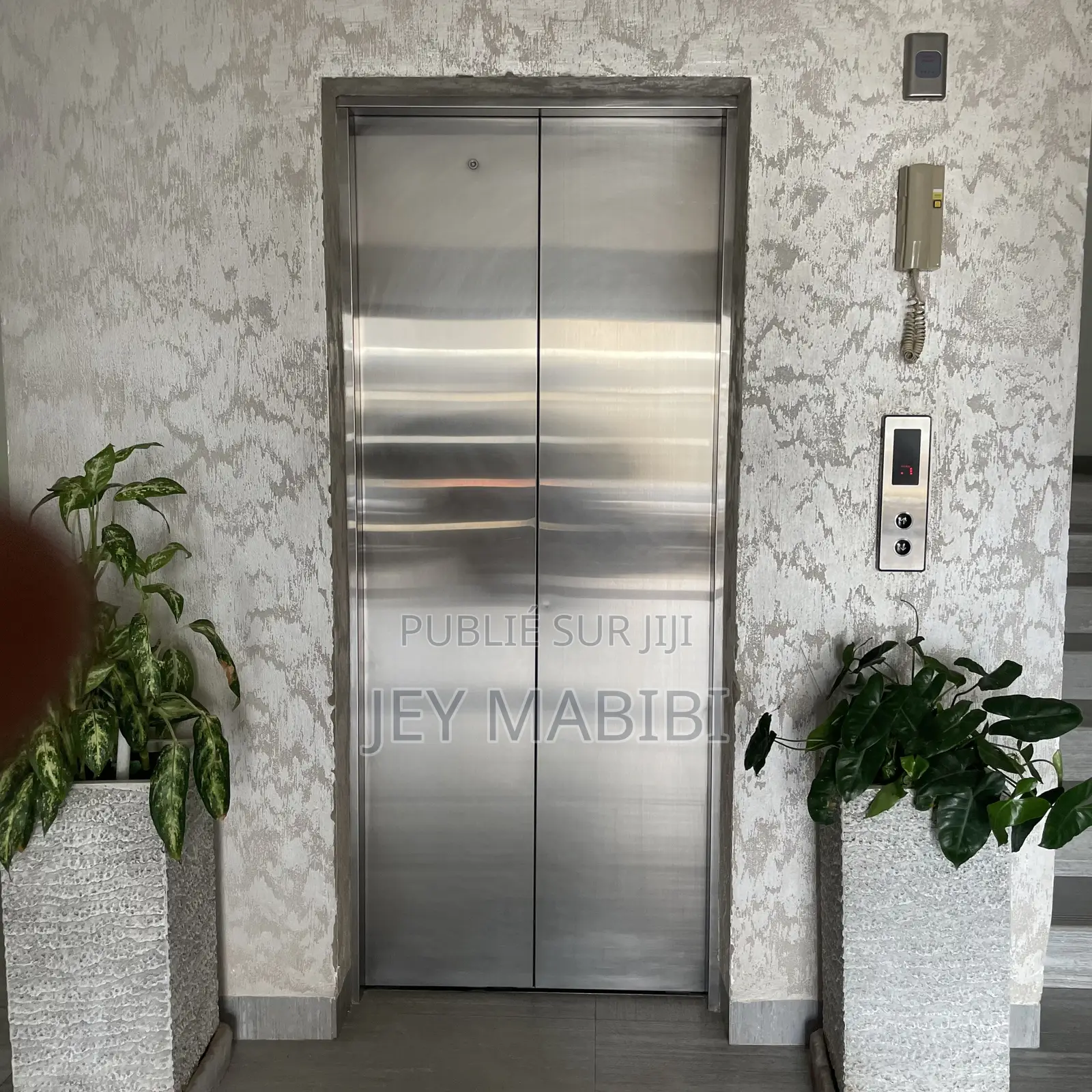 3chbre Appartement-terrasse dans Fann-Point E-Amitié à Vendre