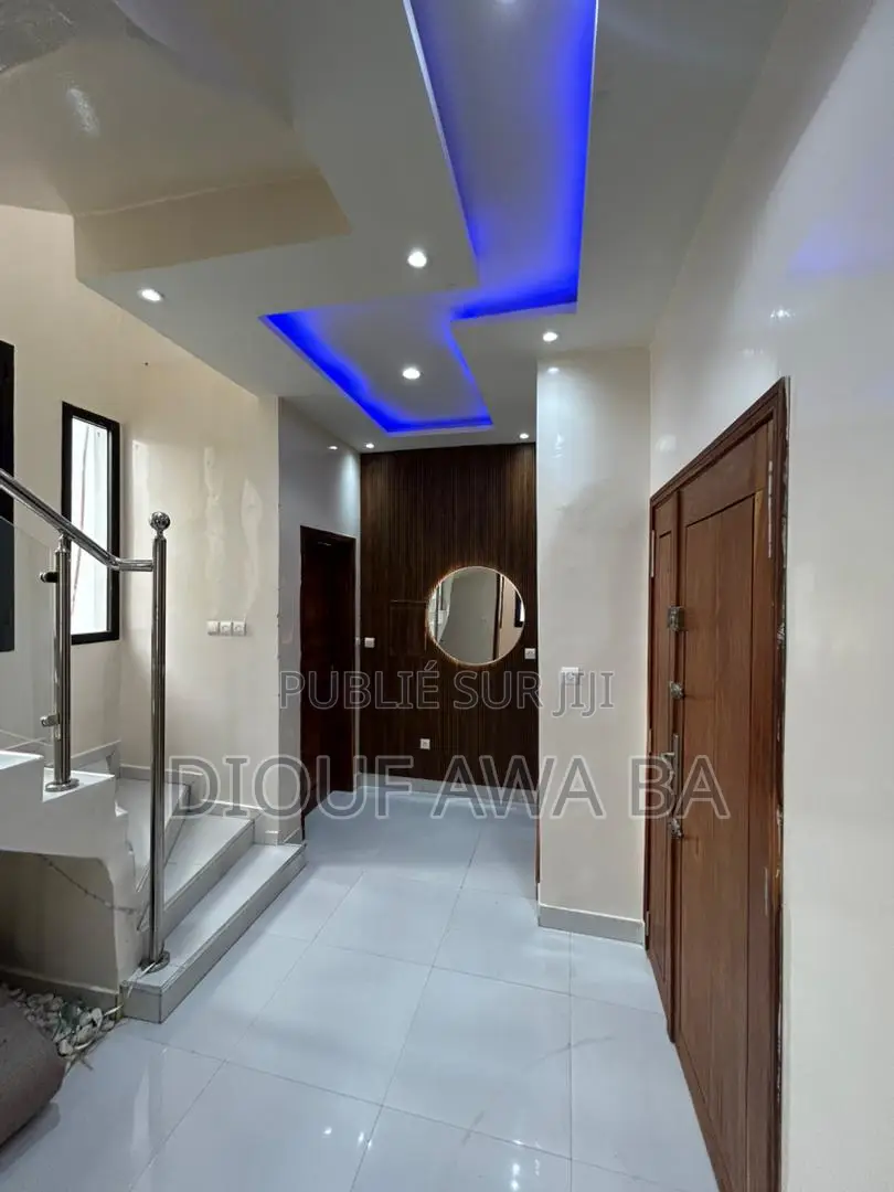 5chbre Duplex dans Location Duplex, Ouakam à Louer