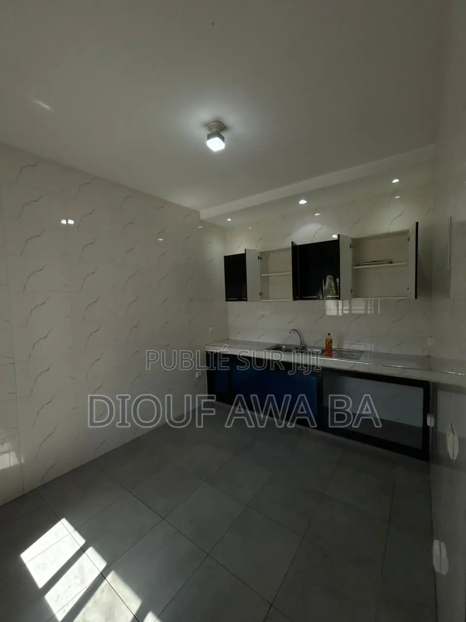 5chbre Duplex dans Location Duplex, Ouakam à Louer