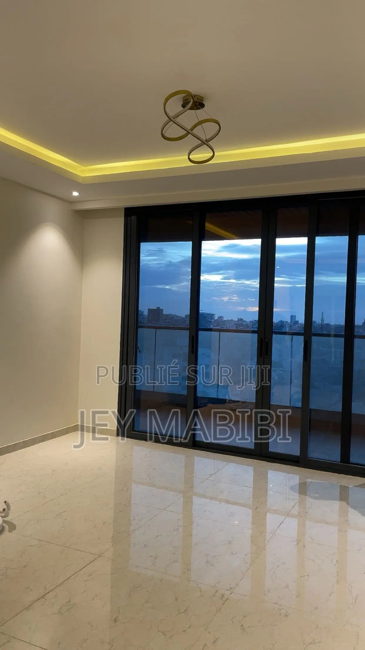 3chbre Appartement-terrasse dans Sicap-Liberté à Louer