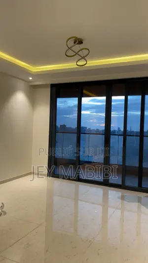 3chbre Appartement-terrasse dans Sicap-Liberté à Louer