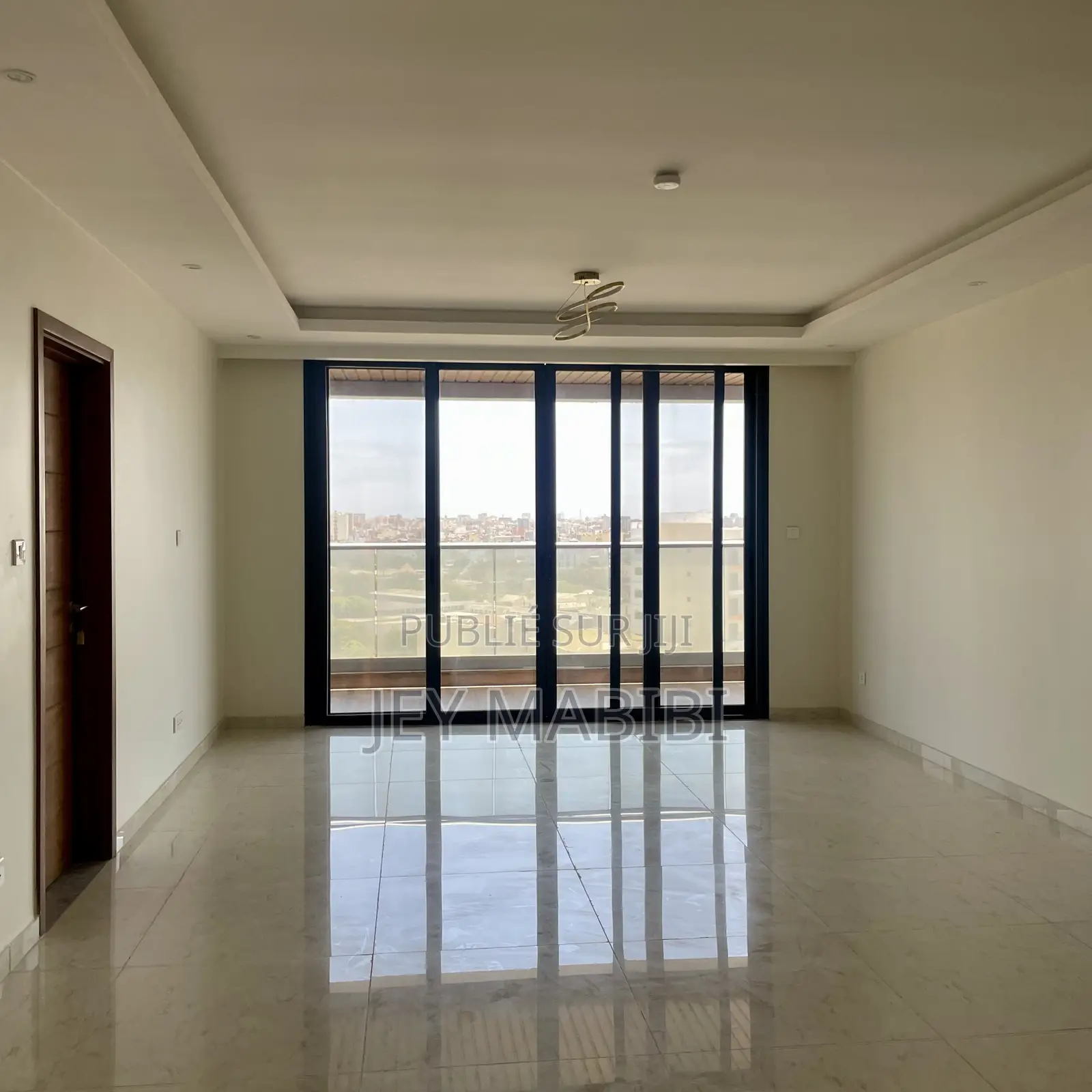 3chbre Appartement-terrasse dans Sicap-Liberté à Louer