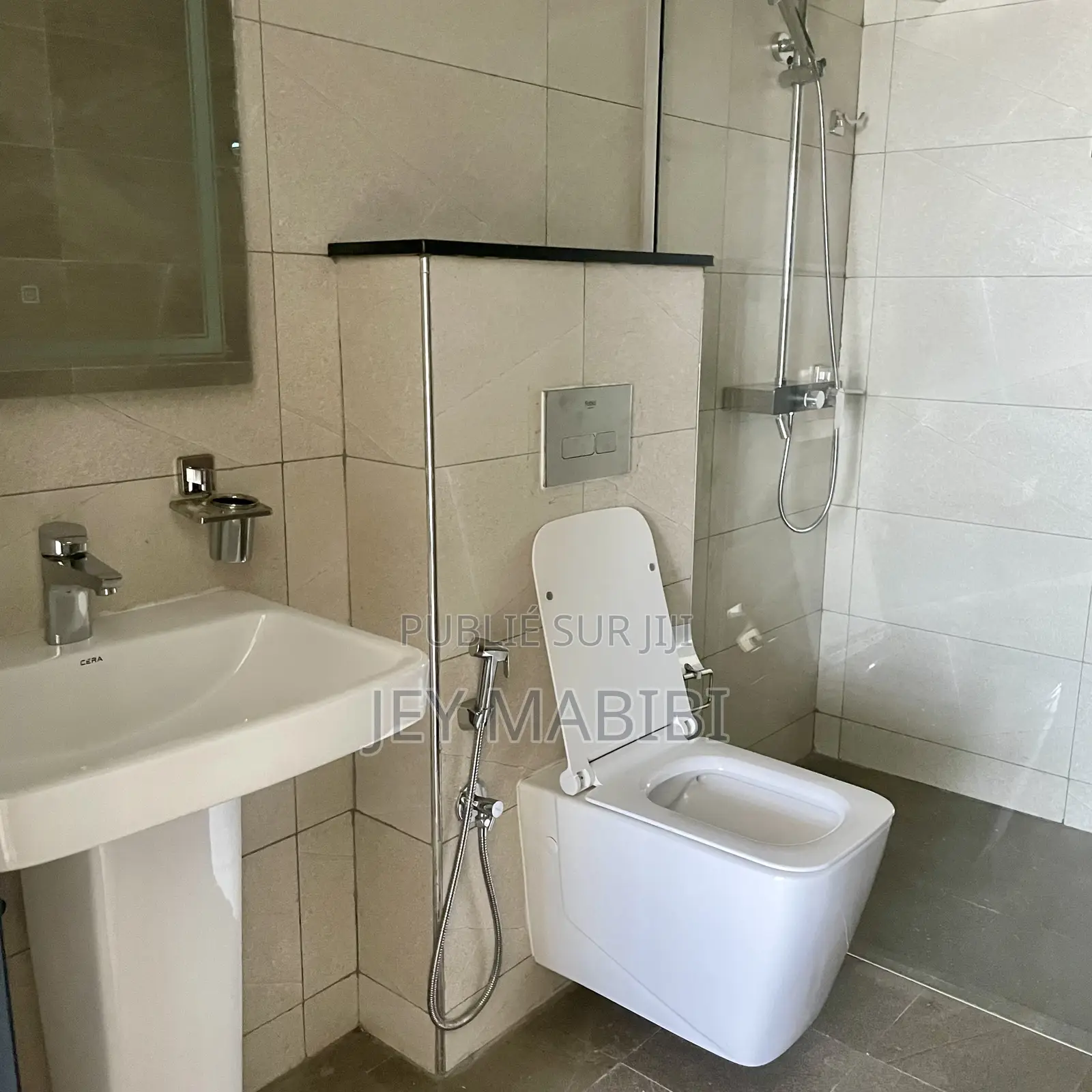 3chbre Appartement-terrasse dans Sicap-Liberté à Louer