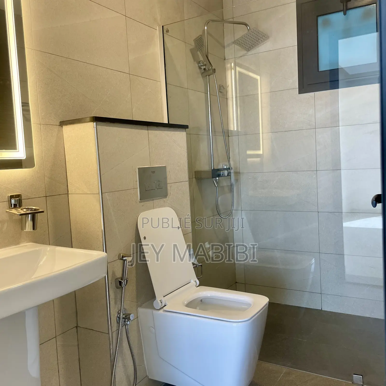 3chbre Appartement-terrasse dans Sicap-Liberté à Louer