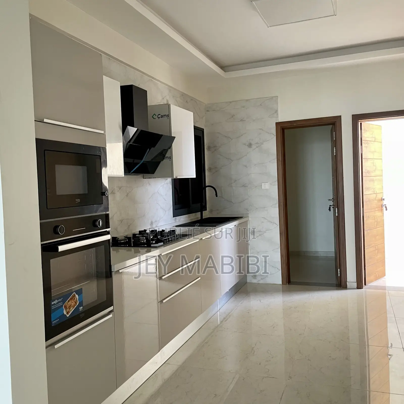 3chbre Appartement-terrasse dans Sicap-Liberté à Louer