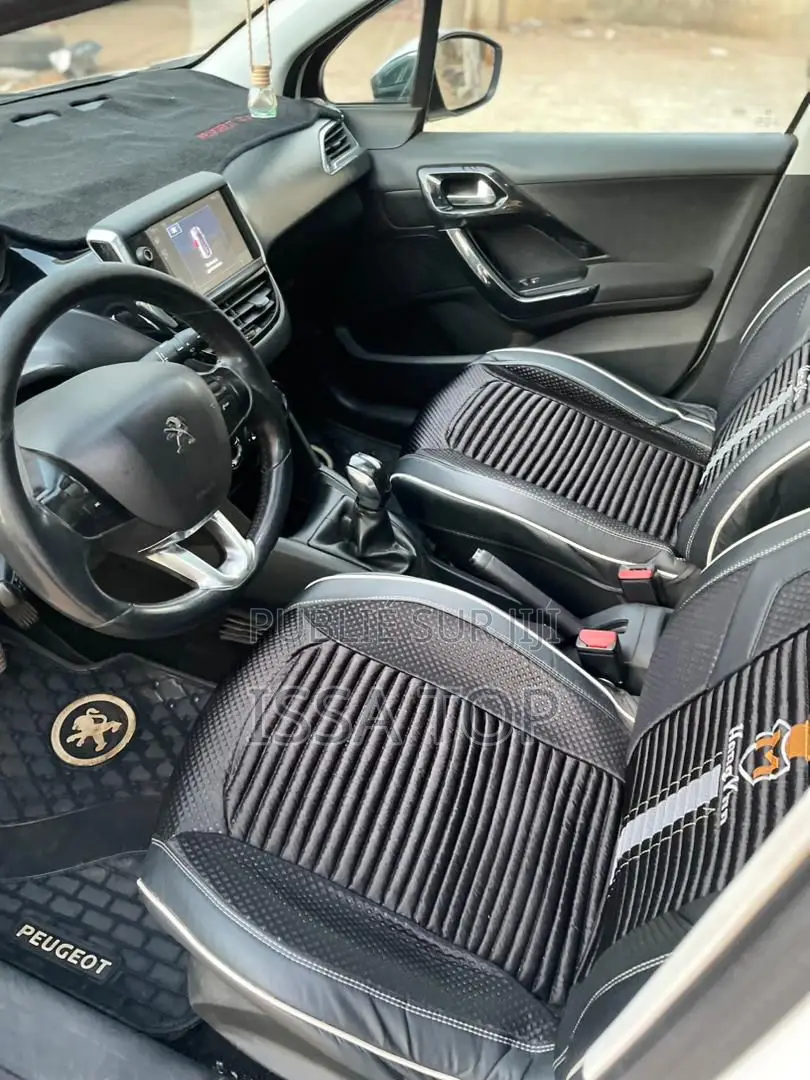 Peugeot 208 2015 Blanc