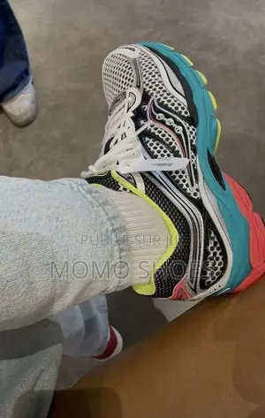 Saucony Progrid Omni 9 Multicolores