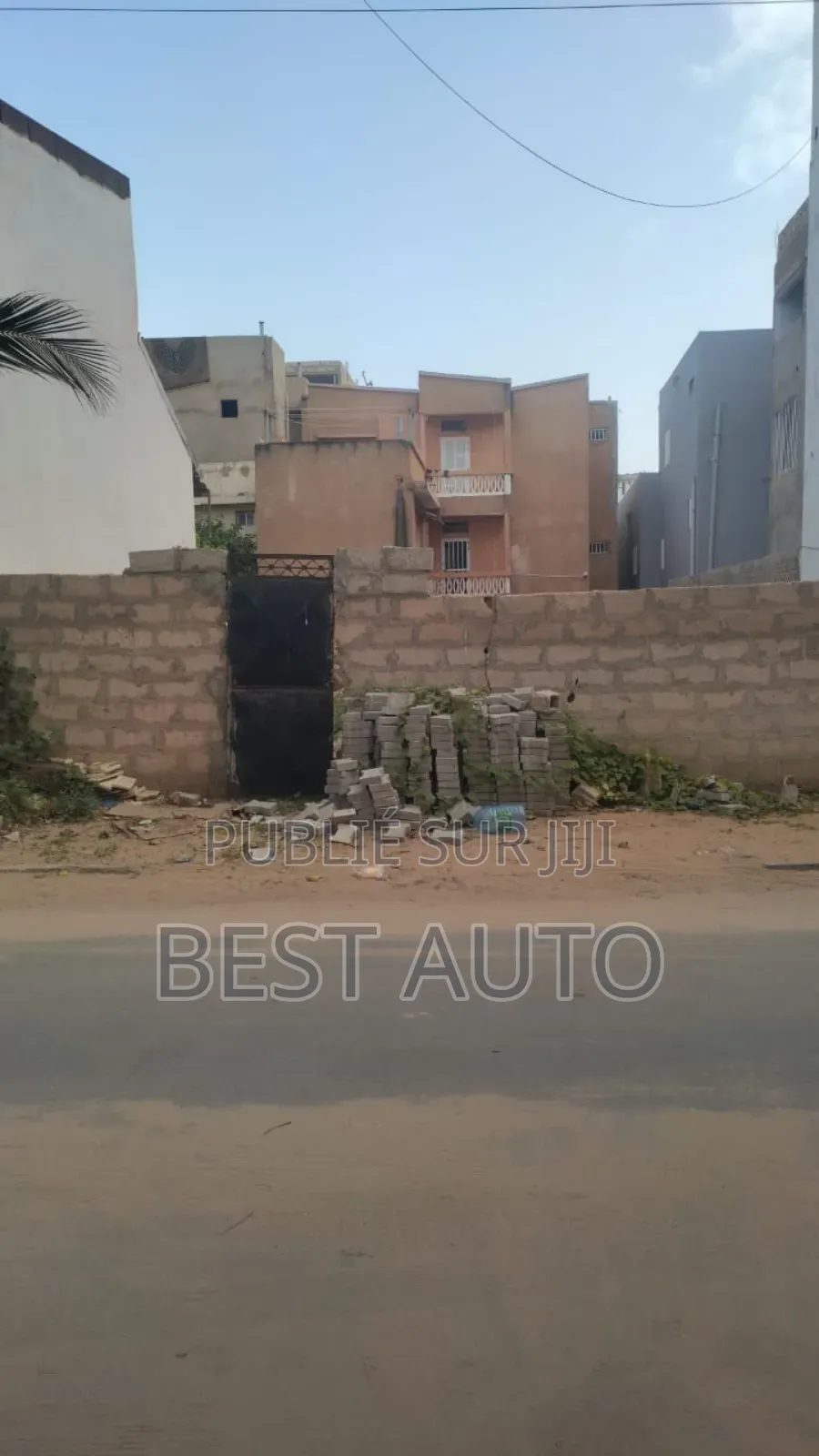 Terrain À Vendre À La Cité Djily Mbaye