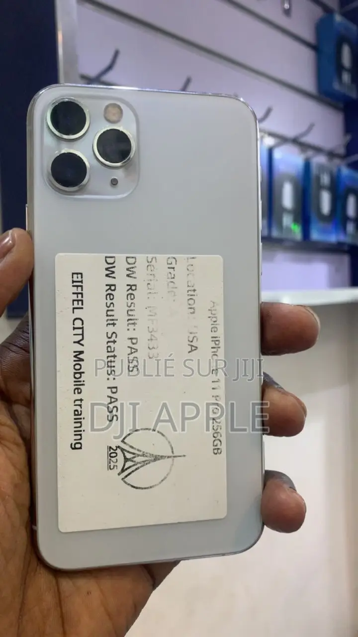 Neuf Apple iPhone 11 Pro 256 GB Blanc