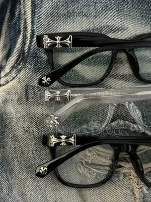 Lunettes Chrome Hearts