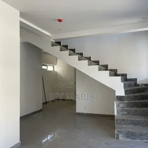 A Loué Pount.E Office/Bureaux