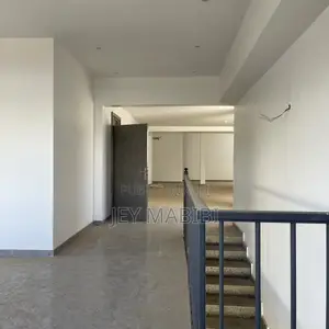 A Loué Pount.E Office/Bureaux