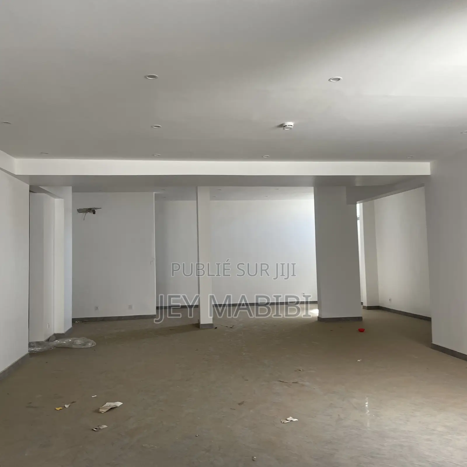 A Loué Pount.E Office/Bureaux