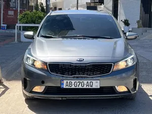 Kia K3000 2016 Gris