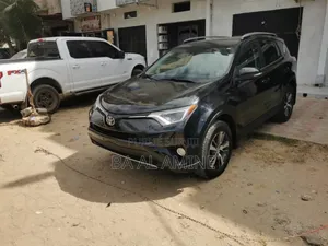 Toyota RAV4 LE AWD (2.5L 4cyl 6A) 2017 Noir