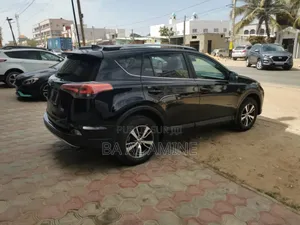 Toyota RAV4 LE AWD (2.5L 4cyl 6A) 2017 Noir