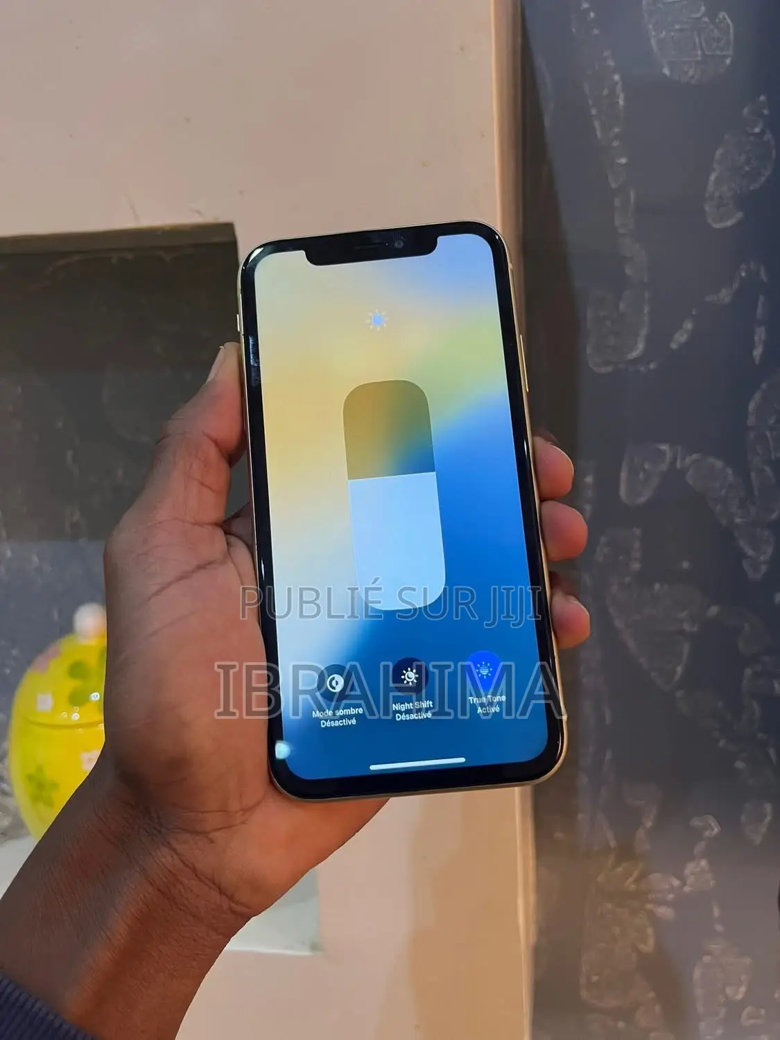 Apple iPhone XR 64 GB Jaune