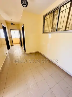 2chbre Appartement dans Appartement F3 À, Cambérène à Louer