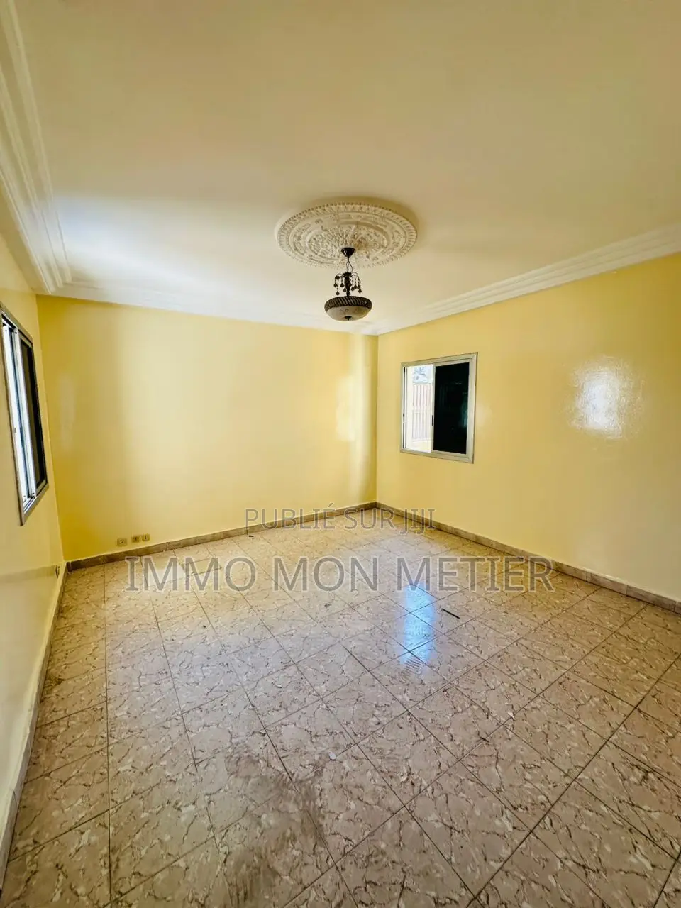 2chbre Appartement dans Appartement F3 À, Cambérène à Louer